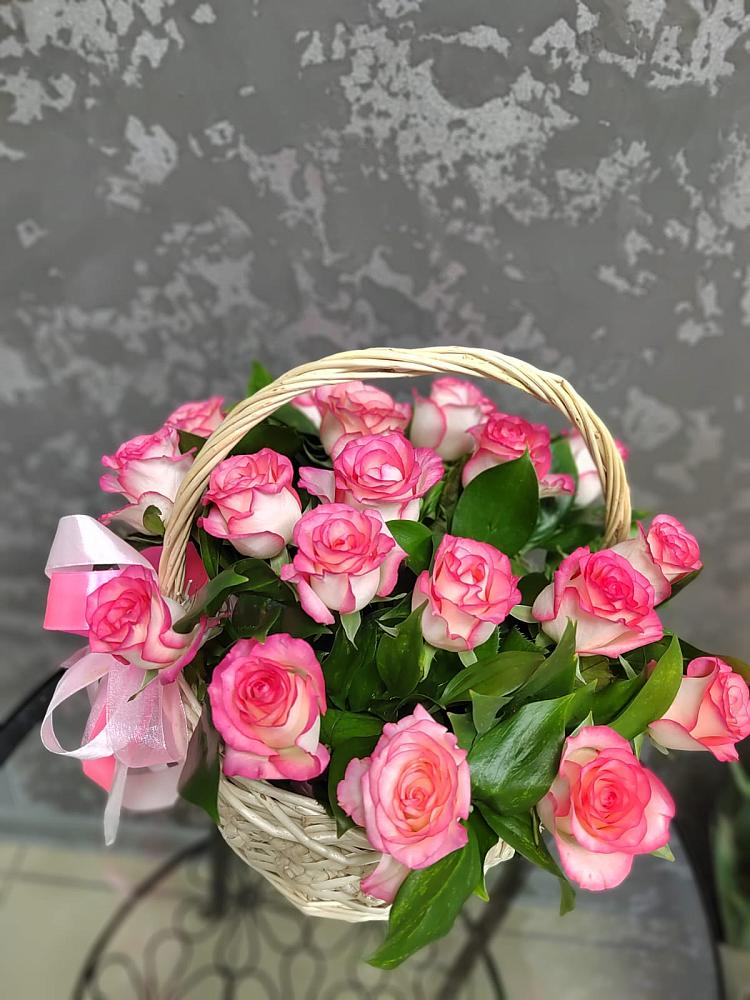 Цветочная композиция из Розы в корзине в Пески