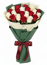 Букет Микс из красных и белых роз в Пески
