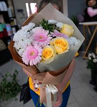 Букет цветов из:  Герберы, Розы и Хризантемы в Пески