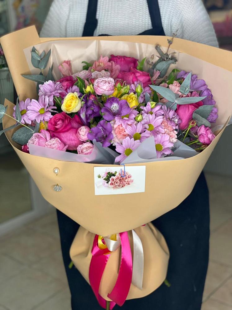 Букет цветов из: Хризантемы, Гвоздики и Альстромерии в Пески