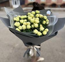 Букет Белые кустовые розы Солинеро в Пески