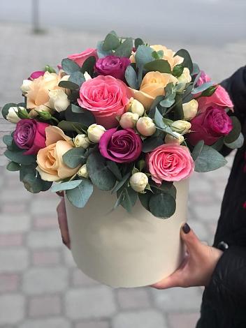 Цветочная композиция из Розы в шляпной коробке в Пески