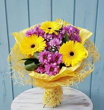 Букет цветов из:  Хризантемы и Герберы в Пески