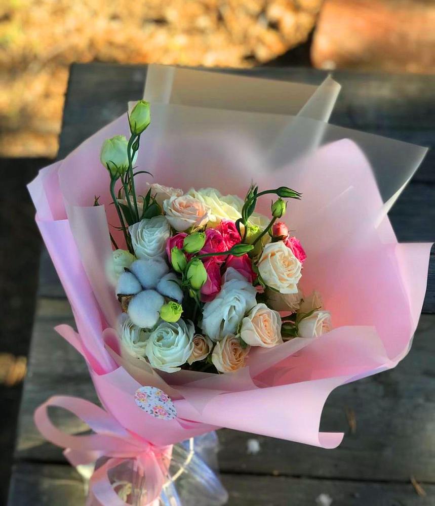 Букет цветов из: Розы и Лизиантусы в Пески