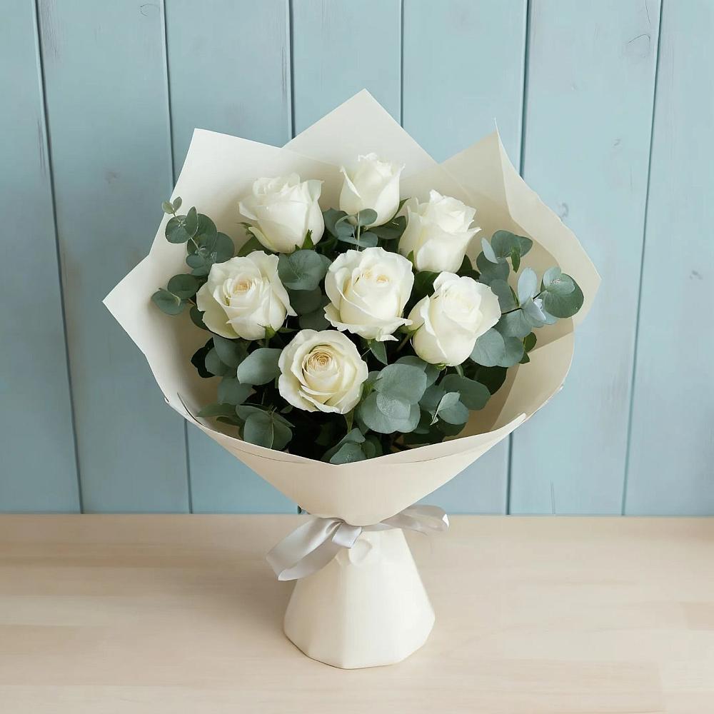 Букет Белые розы в Эвкалипте в Пески