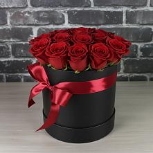 Цветочная композиция из Розы в шляпной коробке #REPLACE_PRED# Пески