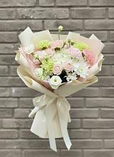 Букет цветов из:  Гвоздики, Розы, Лизиантусы и Хризантемы в Пески