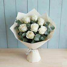 Букет Белые розы в Эвкалипте в Пески