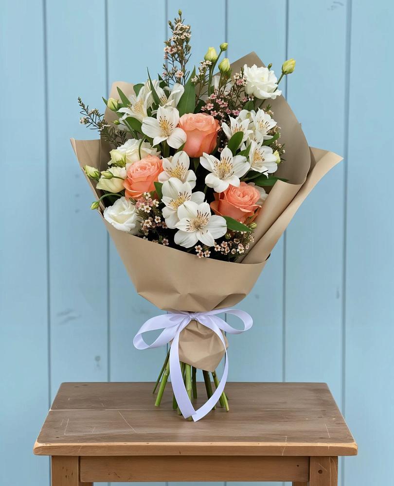 Букет цветов из: Альстромерии, Лизиантусы, Розы и Хризантемы в Пески