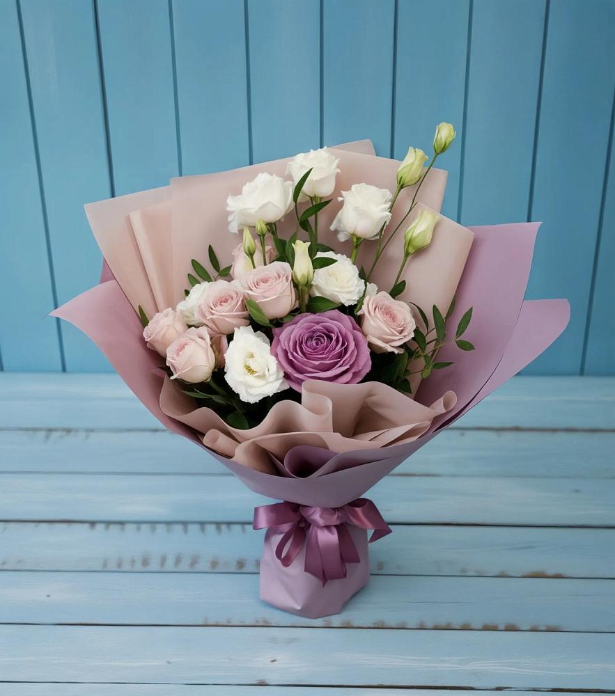 Букет цветов из: Розы и Лизиантусы в Пески